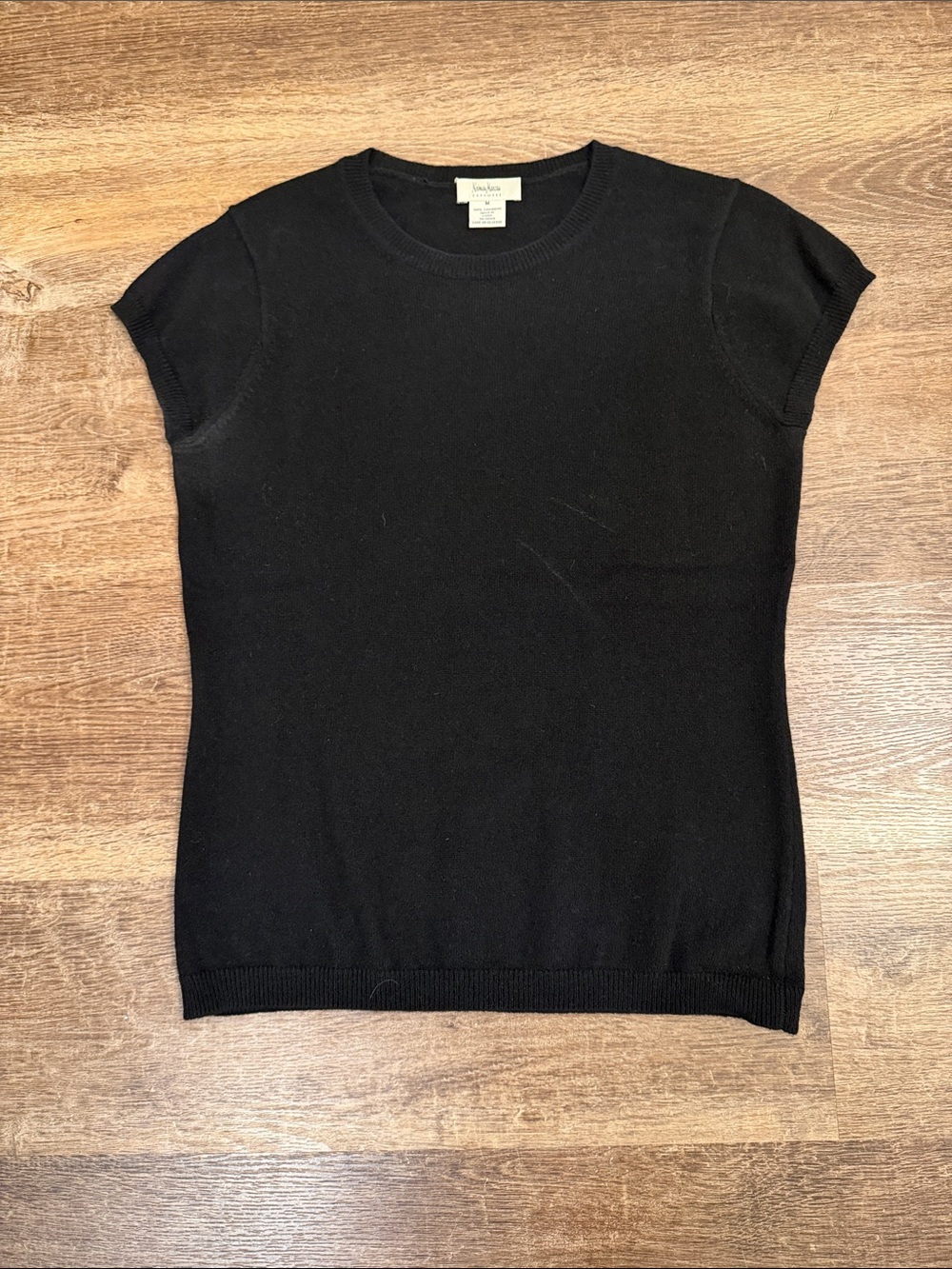 100% Cashmere Neiman Marcus Black Short-Sleeve Knit Top